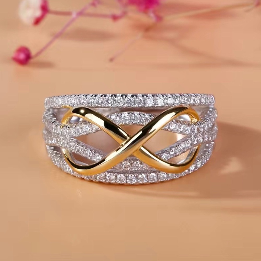💎 Ladies Two Tone Infinity Design Ring Size 8 New - Picture 3 of 4